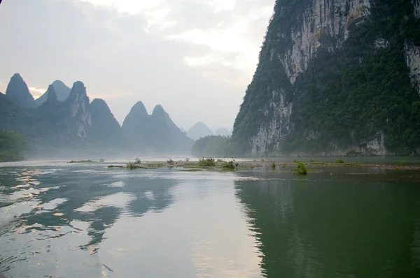 Lanscape di Li River e formazioni calcaree in Cina — Foto Stock