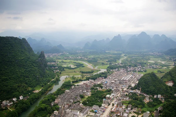 중국에서 리 강 고 석회석 대형의 자연 환경 — 스톡 사진