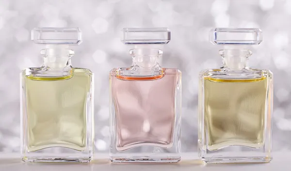 Thre frascos de perfume — Fotografia de Stock