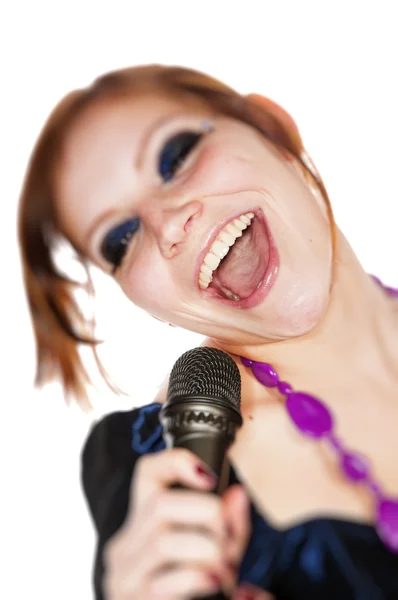 Młoda dziewczyna śpiewa — Zdjęcie stockowe