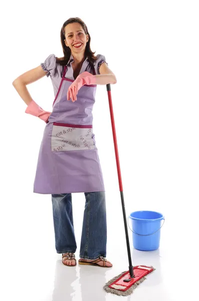 Hausfrau mit Putzmitteln — Stockfoto