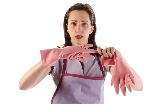Femme au foyer avec des gants en caoutchouc — Photo