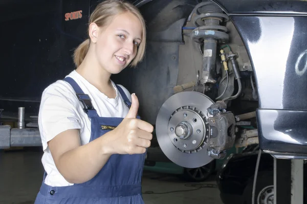 Mechanik samochodowy kobiet — Zdjęcie stockowe