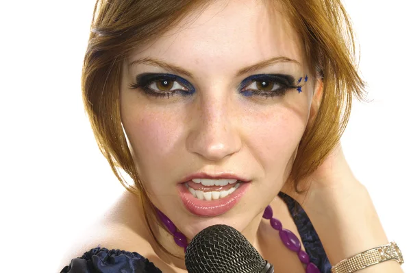 노래 하는 예쁜 여자 — 스톡 사진