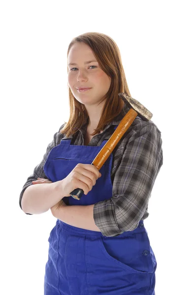 Söt ung hantverk kvinna med hammare — Stockfoto
