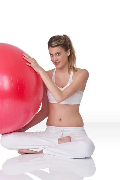 Fitness Jonge Gelukkig Vrouw Met Oefening Ball Witte Achtergrond — Stockfoto