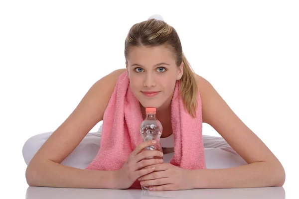 Fitness Junge Sportliche Frau Mit Wasser Und Handtuch Auf Weißem — Stockfoto