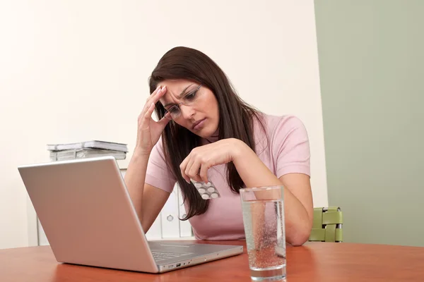 Businesswoman Headache Take Pill Modern Office — Stock Photo, Image