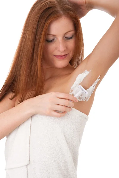 Ung Kvinna Rakning Hennes Armhåla Vit Bakgrund — Stockfoto