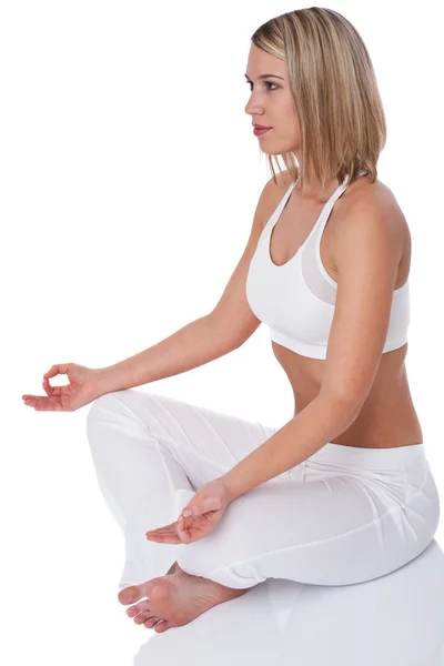 Serie Fitness - Mujer rubia en posición de yoga —  Fotos de Stock