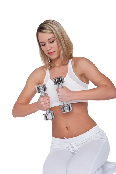 Blonde Vrouw Met Zilveren Gewichten Witte Achtergrond — Stockfoto