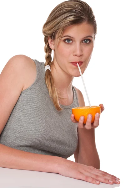 Mujer Con Naranja Sobre Fondo Blanco — Foto de Stock