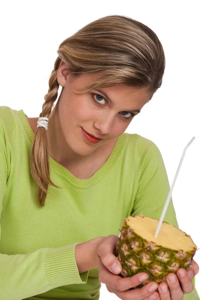 Hälsosam livsstil-serien - kvinna med ananas — Stockfoto