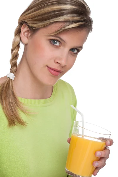 Série de estilo de vida saudável - Mulher segurando vidro de suco de laranja — Fotografia de Stock