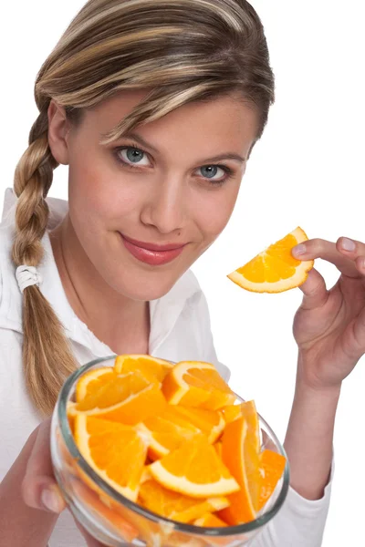Zdrowy styl życia serii - kobieta trzymając pomarańczowe — Zdjęcie stockowe