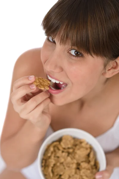 Adolescente Femenina Come Cereal Sano Trigo Entero Para Desayuno — Foto de Stock