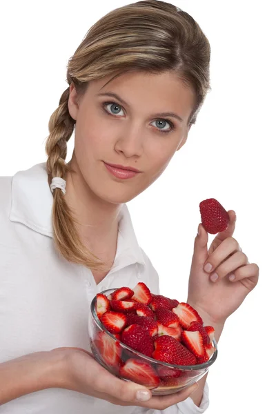 Zdravého životního stylu série - ženy držící jahody — Stock fotografie