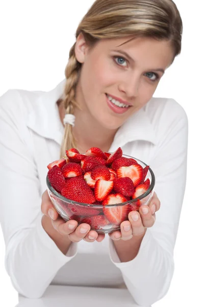 Hälsosam livsstil-serien - skål med jordgubbar — Stockfoto