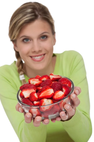 Hälsosam livsstil-serien - skål med jordgubbar — Stockfoto