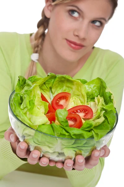 健康的生活方式系列 女人拿碗的白色背景 重点放在沙拉上西红柿生菜 — 图库照片