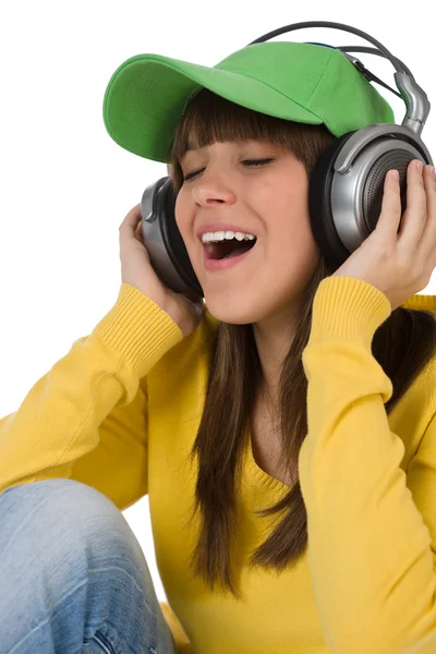 Szczęśliwa kobieta nastolatek cieszyć się muzyką — Zdjęcie stockowe