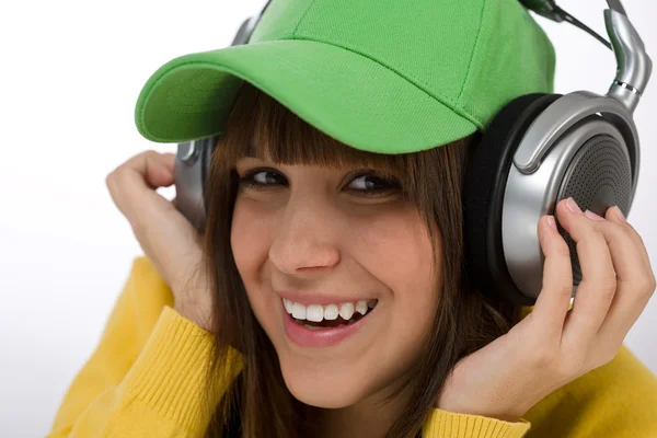 Feliz Adolescente Femenina Disfrutar Música Sobre Fondo Blanco Con Auriculares — Foto de Stock