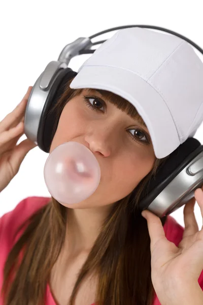 女性青少年泡泡糖和耳机 — 图库照片