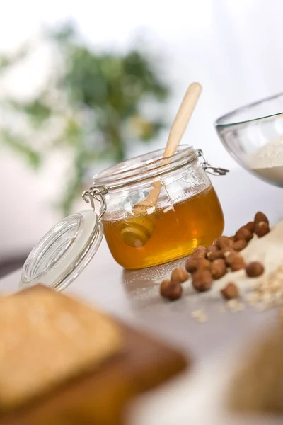 Backteigzutaten Honig Eier Mehl Der Küche — Stockfoto