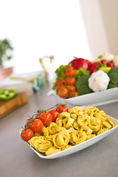 Italian food - pasta, tomato, ingredients for cooking — Stock Photo, Image