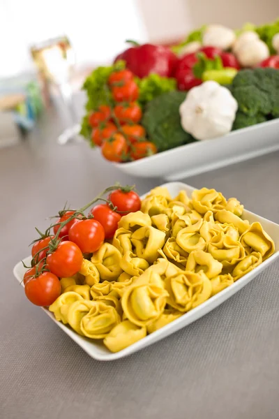 Italian food - pasta, tomato, ingredients for cooking — Stock Photo, Image