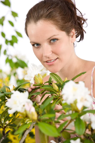 Tuinieren Vrouw Met Rhododendron Bloem Bloesem Witte Achtergrond — Stockfoto