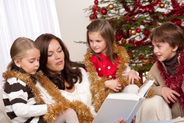 Mutlu bir aile: Noel üç çocuklu anne