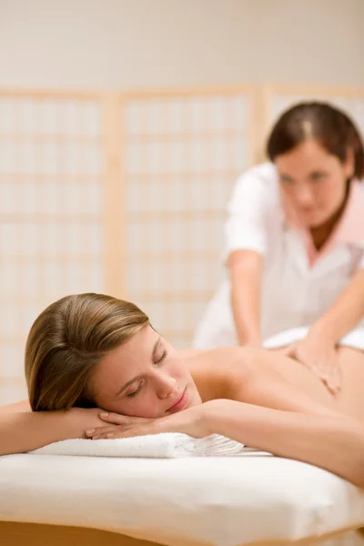 Body Care Woman Back Massage Day Spa — Stok fotoğraf
