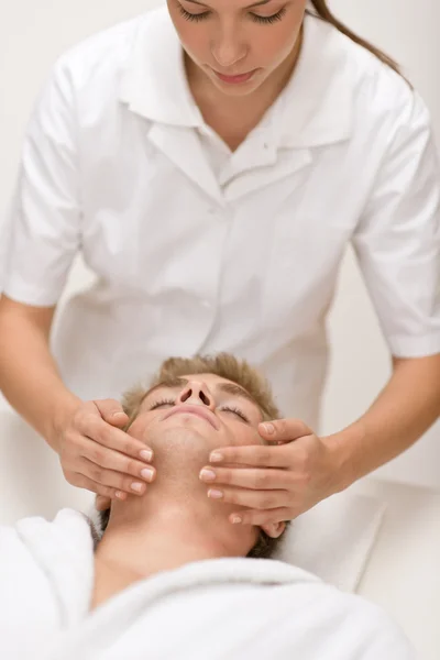 Cosméticos masculinos - massagem facial — Fotografia de Stock