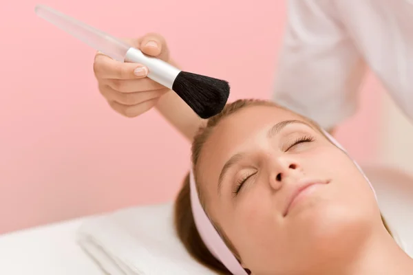 Luxus Gesichtspflege Frau Wellness Salon Mit Kosmetikerin Die Schönheitsbehandlung Erhält — Stockfoto