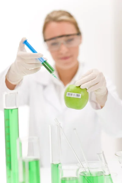 Ingeniería genética - científico en laboratorio —  Fotos de Stock