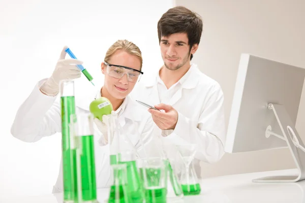 Γενετική Μηχανική Επιστήμονες Στο Εργαστήριο Γτο Δοκιμές Πείραμα — Φωτογραφία Αρχείου