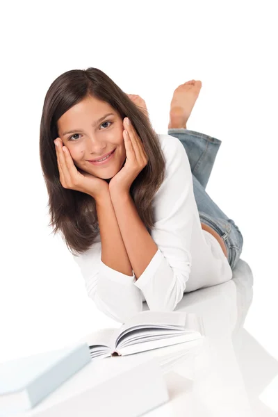 Mulher Adolescente Sorridente Com Livros Sobre Fundo Branco — Fotografia de Stock