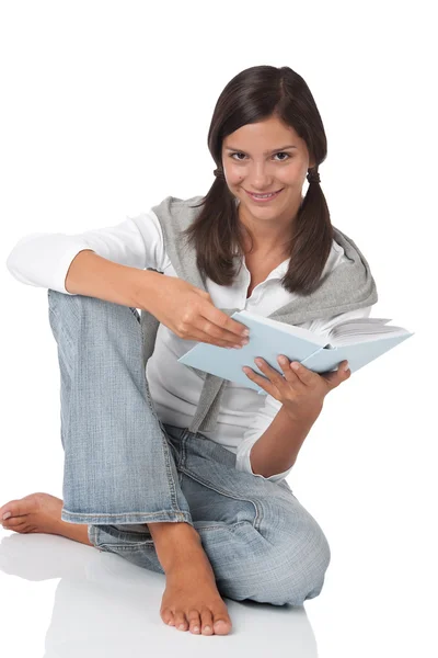 Sorrindo Adolescente Segurando Livro Fundo Branco — Fotografia de Stock