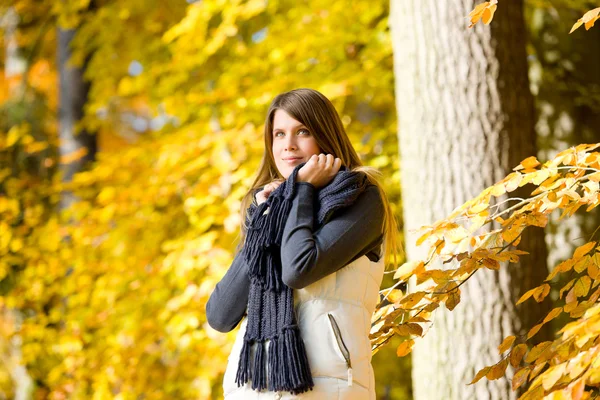Herbst Park Modell Frau Sonnigem Tag — Stockfoto