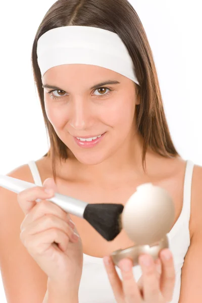 Make-up Hautpflege - Frau trägt Puder auf — Stockfoto