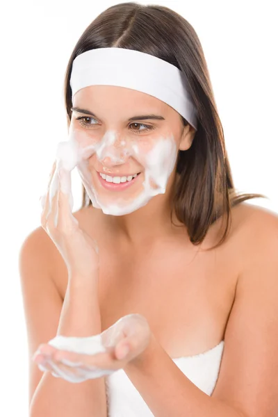 Έφηβος Φροντίδα Του Δέρματος Πρόβλημα Γυναίκα Πλύνετε Πρόσωπό Καθαρισμός Αφρός — Φωτογραφία Αρχείου