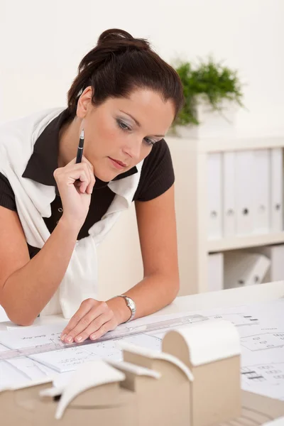 Female architect working at the office — Stock Photo, Image