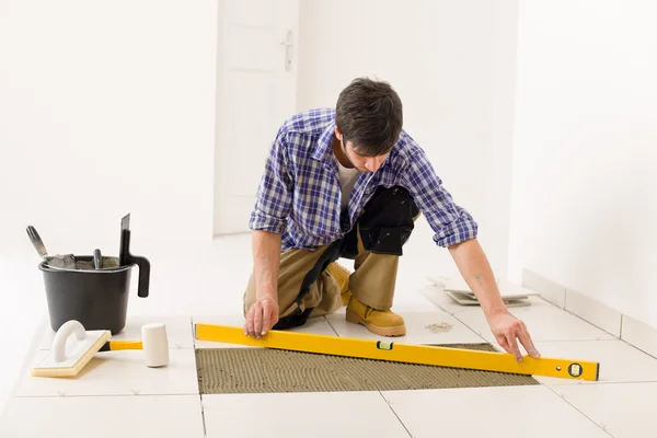 Home Tile Improvement Handyman Level Laying Tile Floor — Stock Photo, Image