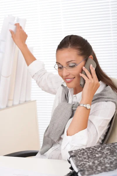 Young Businesswoman Phone Sitting Office — Stock Photo, Image
