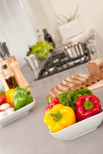 Kom Met Plantaardige Moderne Keuken Focus Peper — Stockfoto