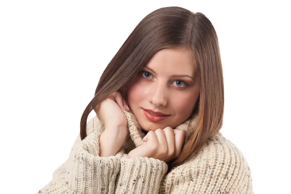 Portret van mooie jonge vrouw dragen coltrui — Stockfoto
