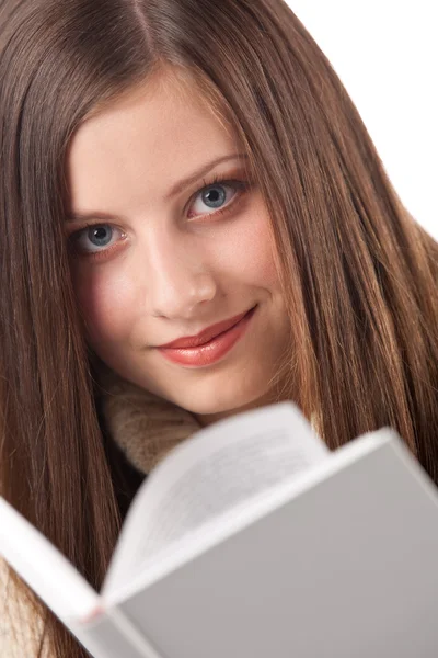 Πορτραίτο Νεαρής Γυναίκας Ευτυχής Βιβλίο Φορώντας Αναγύριστο Γιακά Άσπρο Φόντο — Φωτογραφία Αρχείου