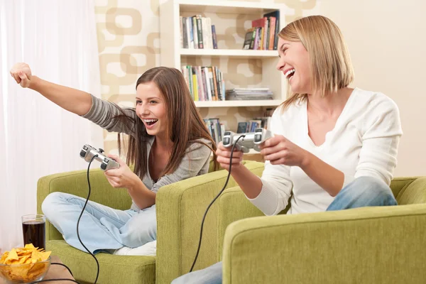Students Two Female Teenager Playing Video Game Modern Living Room — Stock Photo, Image