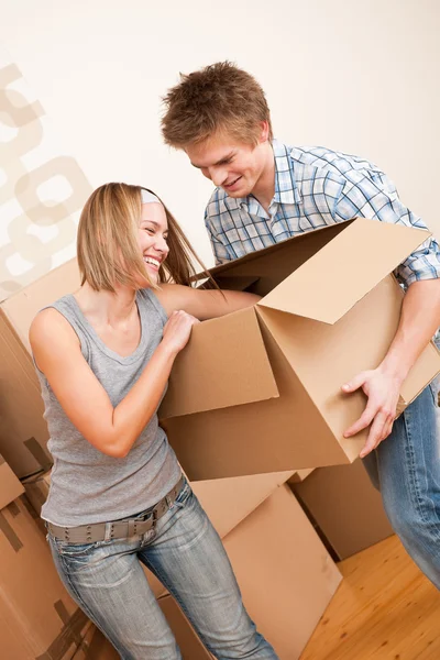 New House Young Couple Moving Box Unpacking New Home — Stock Photo, Image